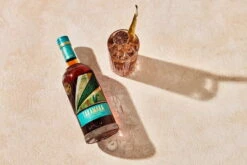 Takamaka Extra Noir 43%vol. 0,7l -BULLDOG Verkäufe image002itbZk4AYcjYsQ 1280x1280