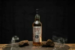 Smoky Scot 8 Jahre Oloroso Cask Finish 54,6%vol. 0,7l 7 Smoky Scot 8 Jahre Oloroso Cask Finish 54,6%vol. 0,7l -BULLDOG Verkäufe unnamedSoqrMPfnPTlVu 1280x1280